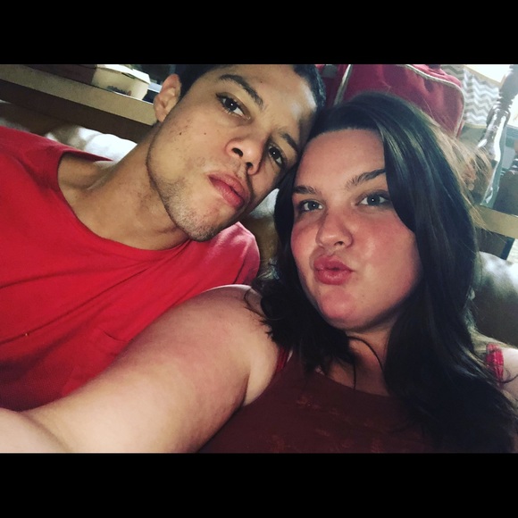 Meet your Posher, Zoie - Picture 5 of 8